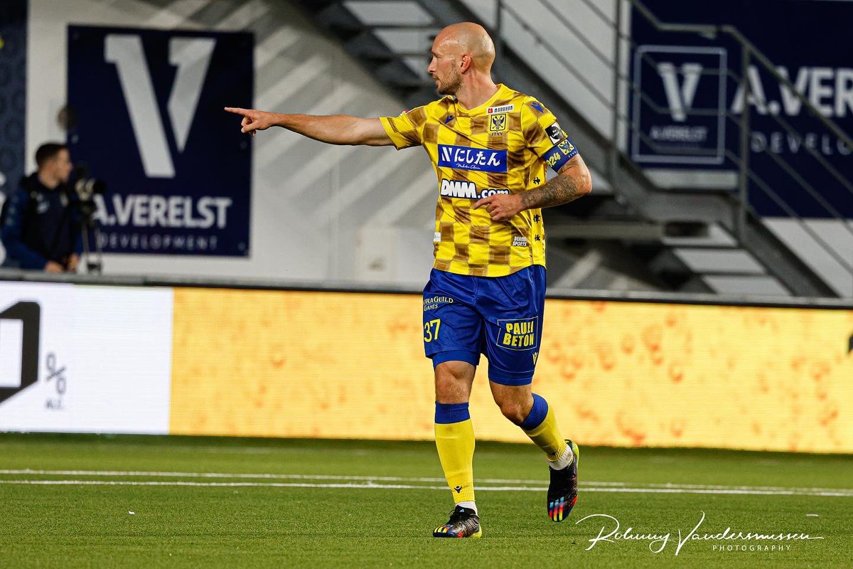 ToniLeistner's tweet photo. Good reaction after two defeats. Looking forward to the next match @ClubBrugge 
#STVV #RCSC #jupilerproleague🇧🇪 #team #BFG #TL37 https://t.co/BWq11LSKSy