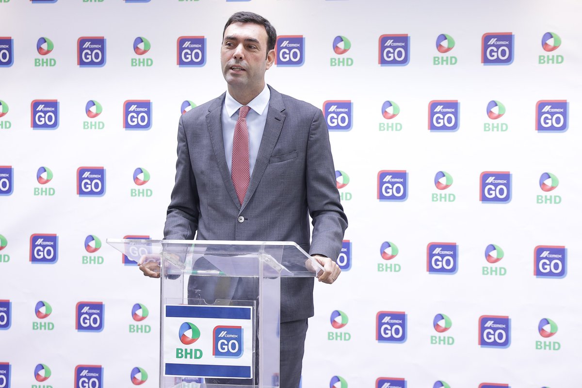 CEMEXDominicana's tweet photo. El botón de pagos @BancoBHD se encuentra en la plataforma #CEMEXGo de CEMEX, solución digital que brinda a los clientes la posibilidad de realizar pedidos, rastrear órdenes en tiempo real, administrar facturas, conduces y pagos de los principales productos de la compañía. https://t.co/cnJ82dgbHG