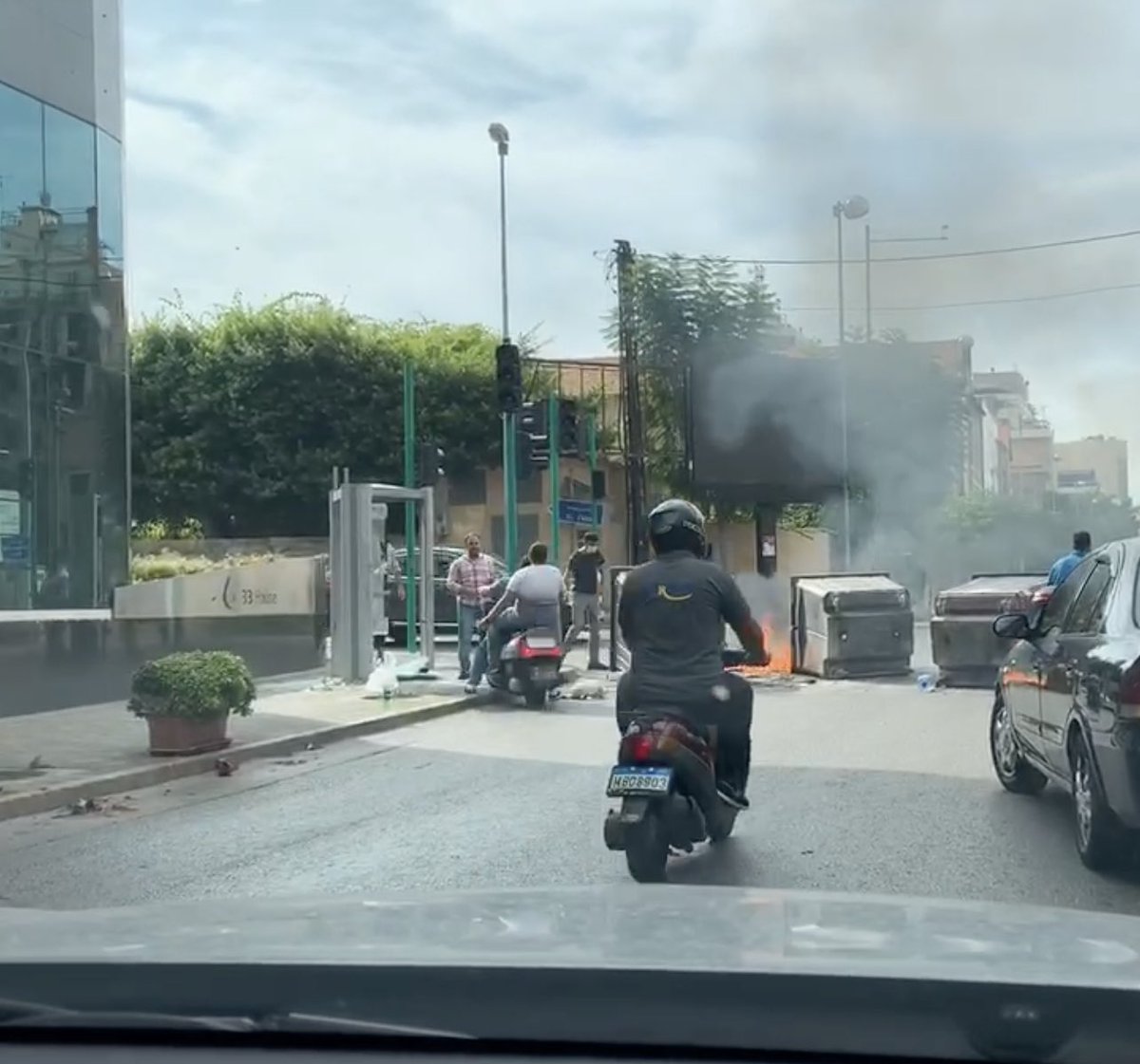 AfeefNess's tweet photo. As a journalist, this moment revealed how quickly and effectively audio can elevate voices. As a Lebanese, this Revolution revealed that no matter how bad it gets…you must hold on and push. While it’s hard to look back…hope never dies. #October #lebanon #lebaneserevolution https://t.co/OrPgaWanun
