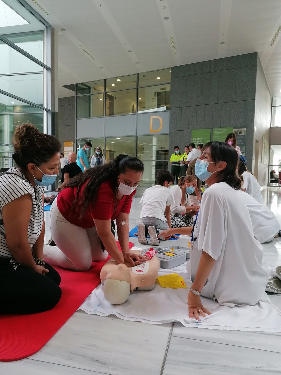 tlf636688147's tweet photo. Gran èxit dels tallers de SVB a la tarda també. #hospitalsantpau #orgullsantpau https://t.co/hobT5ojUM8