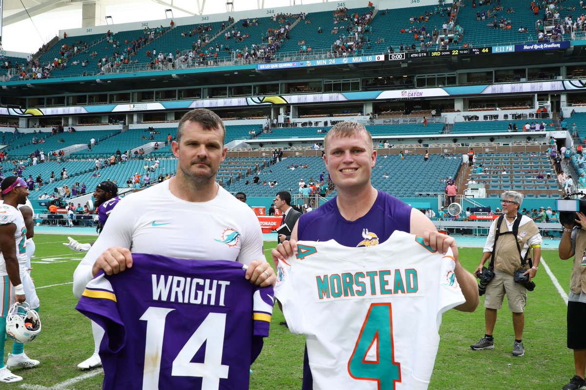 rjwright14_'s tweet photo. Not every day you get to play on the same field as your hero!!! Thank you @thomasmorstead #WhatYouGiveWillGrow https://t.co/RnmDZ5apJy