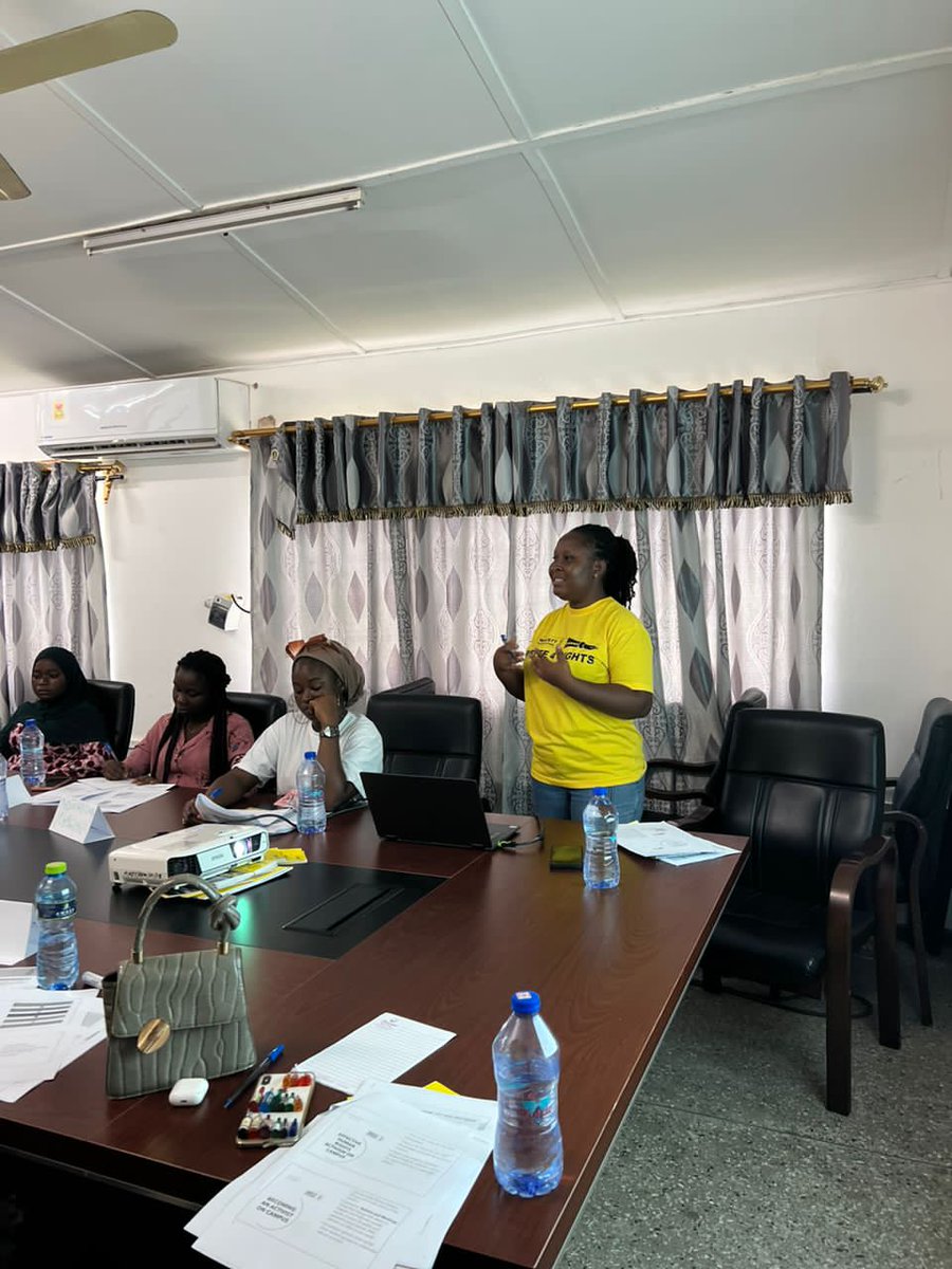amnestyghana's tweet photo. As part of our efforts to empower and retain our youth groups in the various university campuses, we were in the Central Region of Ghana  to train and engage our  youth activists on our Global Strategic Framework as well as our areas of work.
Join us Today!
#growthforimpact https://t.co/kUc4u7MBGf