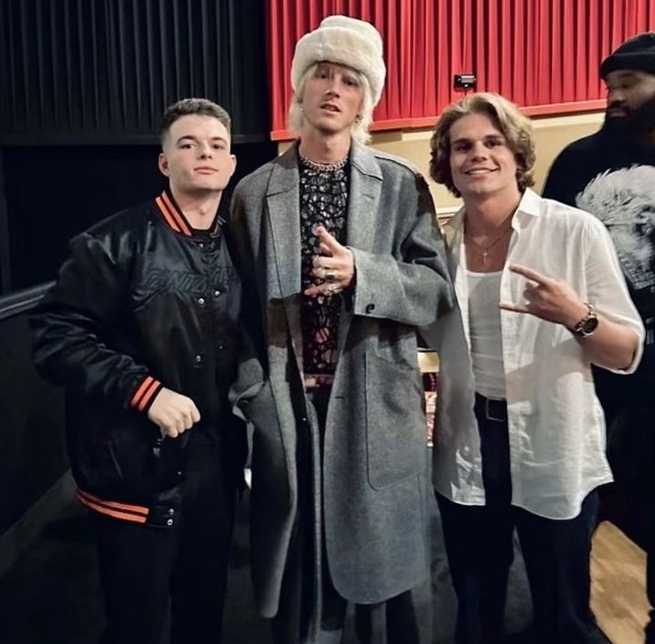 MGK Brasil tweet media