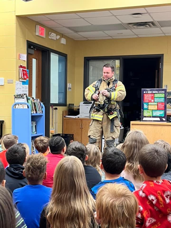MrsCombs_2nd's tweet photo. Today we had the pleasure of having Mr Combs who is a local firefighter come in and talk to us about fire safety! 🔥🚒🧯@JCWestElem @MsWright_2nd @MsLaney_2nd https://t.co/ZuA5nsHk4R