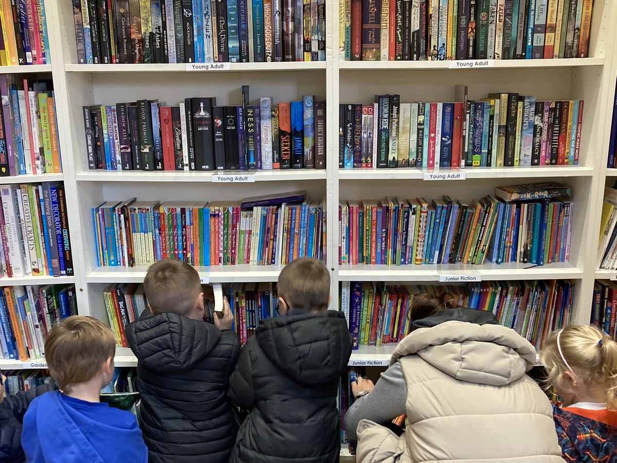 MFinfantschool's tweet photo. Jellyfish enjoyed their visit to the community Book Swap at the Brig this afternoon. 
#MFreading
#bookswap
#thebrig https://t.co/MawzOjf8rN