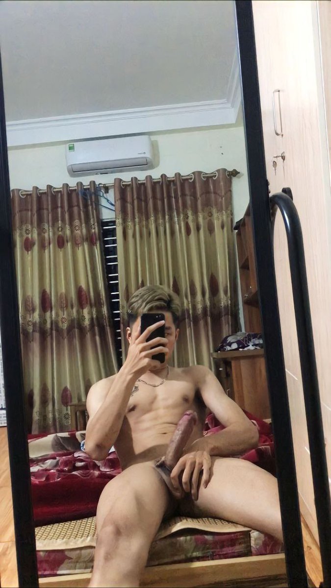 anle21112004's tweet photo. Mot chiec anh cu 🫢 https://t.co/5K3hhZqpD8