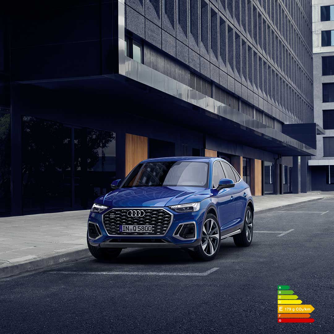 Laissez-vous porter vers de nouvelles sensations à bord de l'Audi Q5 Sportback. Ses roues arrières vous assurent confort et maniabilité, tandis que sa suspension Sport vous donne l'impression de ne faire qu'un avec la route. #AudiQ5Sportback