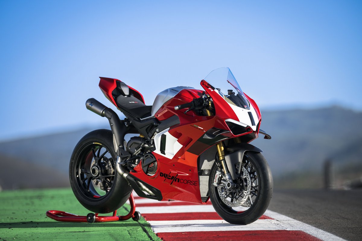 Rate the new 2023 Ducati Panigale V4 R out of 10? 😍
#Ducati #DucatiPanigaleV4R