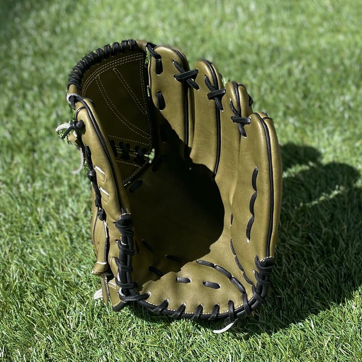 ryuto_yano's tweet image. 【グラブ型付け⚒✨】
⁡
𝐘𝐀𝐍𝐎&apos;𝐒𝐆𝐋𝐎𝐕𝐄𝐒𝐀𝐋𝐎𝐍
⁡
⁡Two Way Player
軟式投手用
⁡
ご依頼ありがとうございます🙇
⁡
#YANOSGLOVESALON
#湯もみ型付け
#twowayplayer