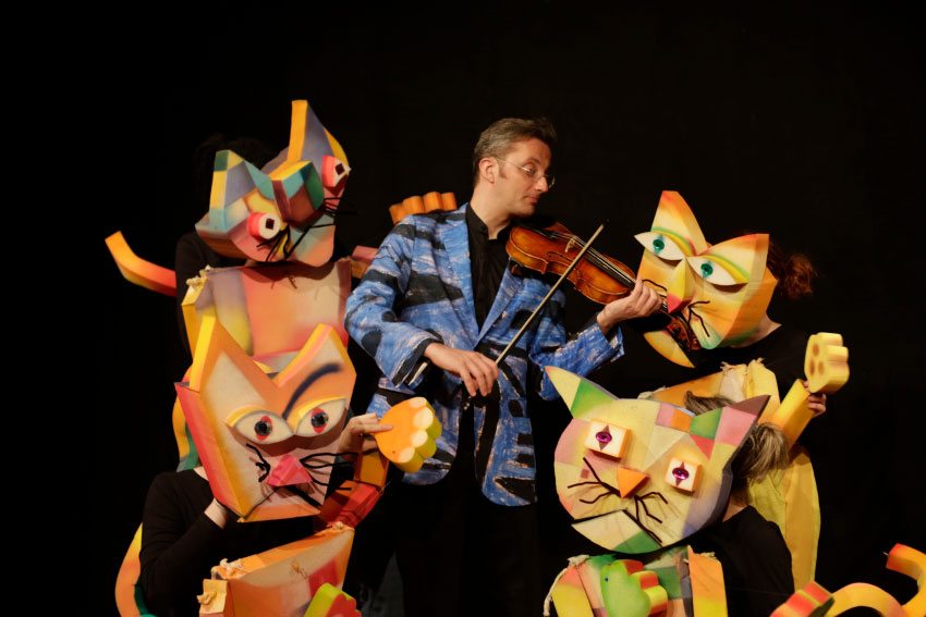 costadauradatur's tweet photo. 🎭 El COS, el Festival Internacional de Moviment i Teatre Gestual de #Reus torna enguany amb noves propostes en l’àmbit de les arts escèniques.

Programació 👉 https://t.co/iR1F8mujZw

@ReusPromocio #COS2022 #CostaDaurada https://t.co/Khy9MgUUef