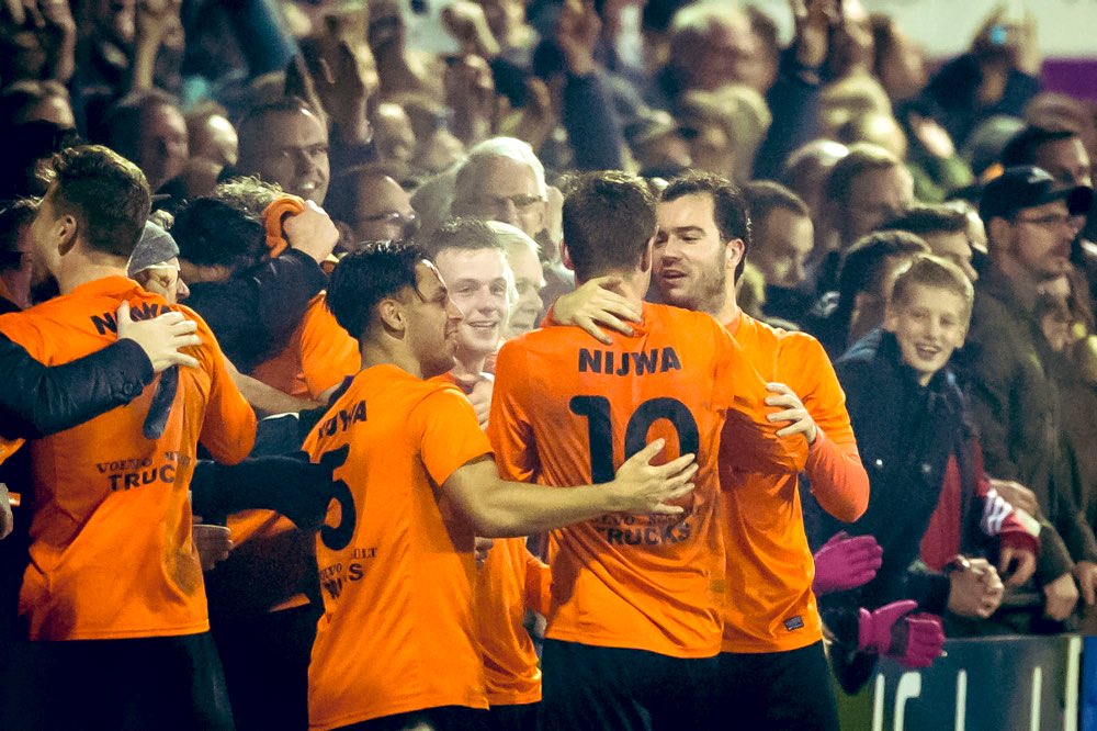 AwaydaysNL's tweet photo. 🏆 | HHC Hardenberg en PEC Zwolle sluiten donderdag de bekerweek af. En jij kan daar aanwezig bij zijn! 

Zo maak je kans op 2 kaarten:

* RETWEET deze tweet
*VOLG @HHCHardenberg &amp; @AwaydaysNL

Succes! https://t.co/MZUkpAjyzx