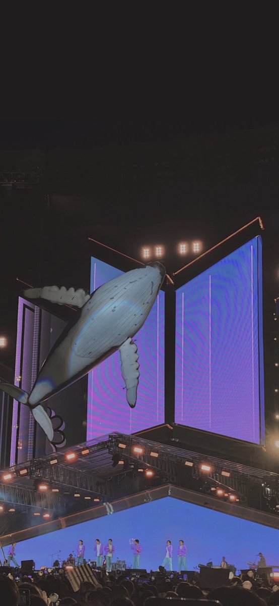 aaIiyahIuciIIe's tweet photo. heart dropped so fast because we don’t know what the future might hold for us and that’s what im scared of the most. i just love this family so much idek what to say anymore https://t.co/QhRZV1xioo