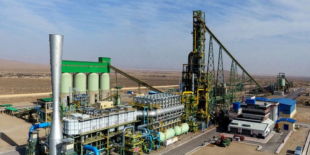 از اعتصاب بگو، از تظاهرات بگو، حاشیه مثل باتلاق می‌مونه، می‌کشه داخل.
فولاد غدیر نی‌ریز فارس به #اعتصابات_سراسری پیوست.
#مهسا_امینی