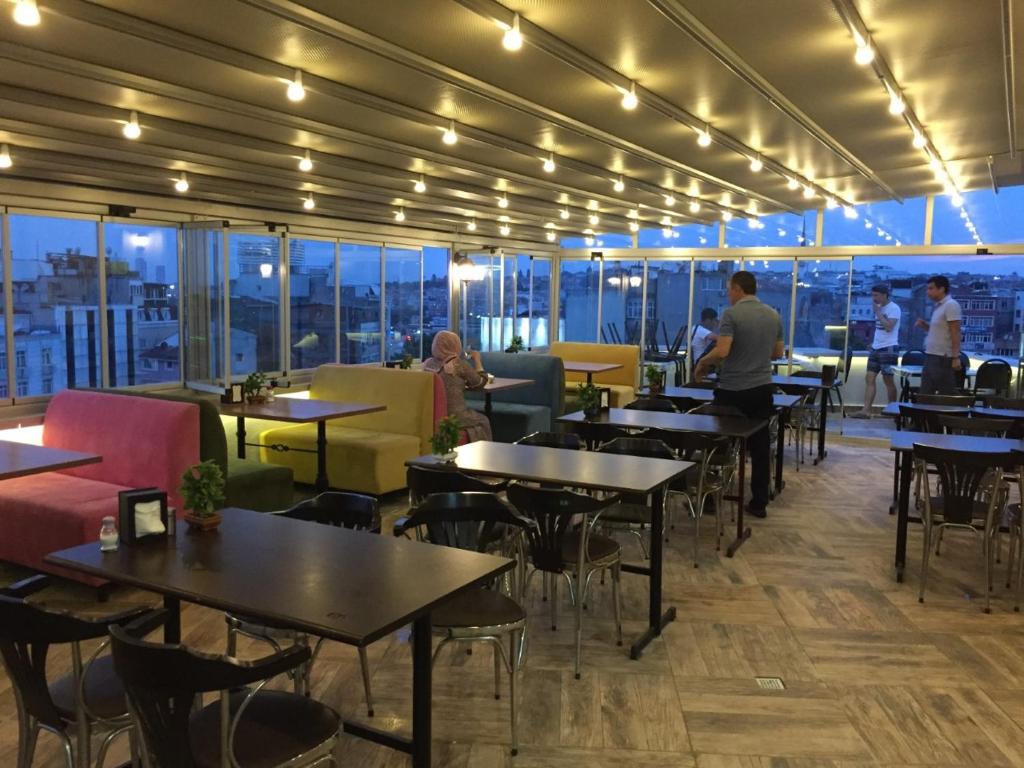 #Esemeralda_tours vous propose Voyage Organisé à #Istanbul 🇹🇷 🇹🇷 de 08 jours / 07 nuits à partir de 109000 DA
Octobre/novembre /décembre
Pour toute réservation contacter
☎️:033 35 17 16
📱:06 76 97 18 03
📱:07 74 73 52 20 (WhatsAap, viber)
💻:esemeralda05@gmail.com