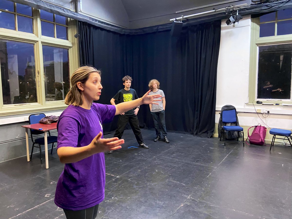 ThumbsDownnn's tweet photo. Last Friday we had the wonderful @MaisieCarter1 come in to run a stage fighting workshop and stage a key scene for #TheKindRefuser. In traverse 😬 !
We cannot recommend her enough!
Only 3 days left for cut price tickets - https://t.co/pRZfJwAYAV
@OmnibusTheatre 26-28 October. https://t.co/DfqaPU21r9