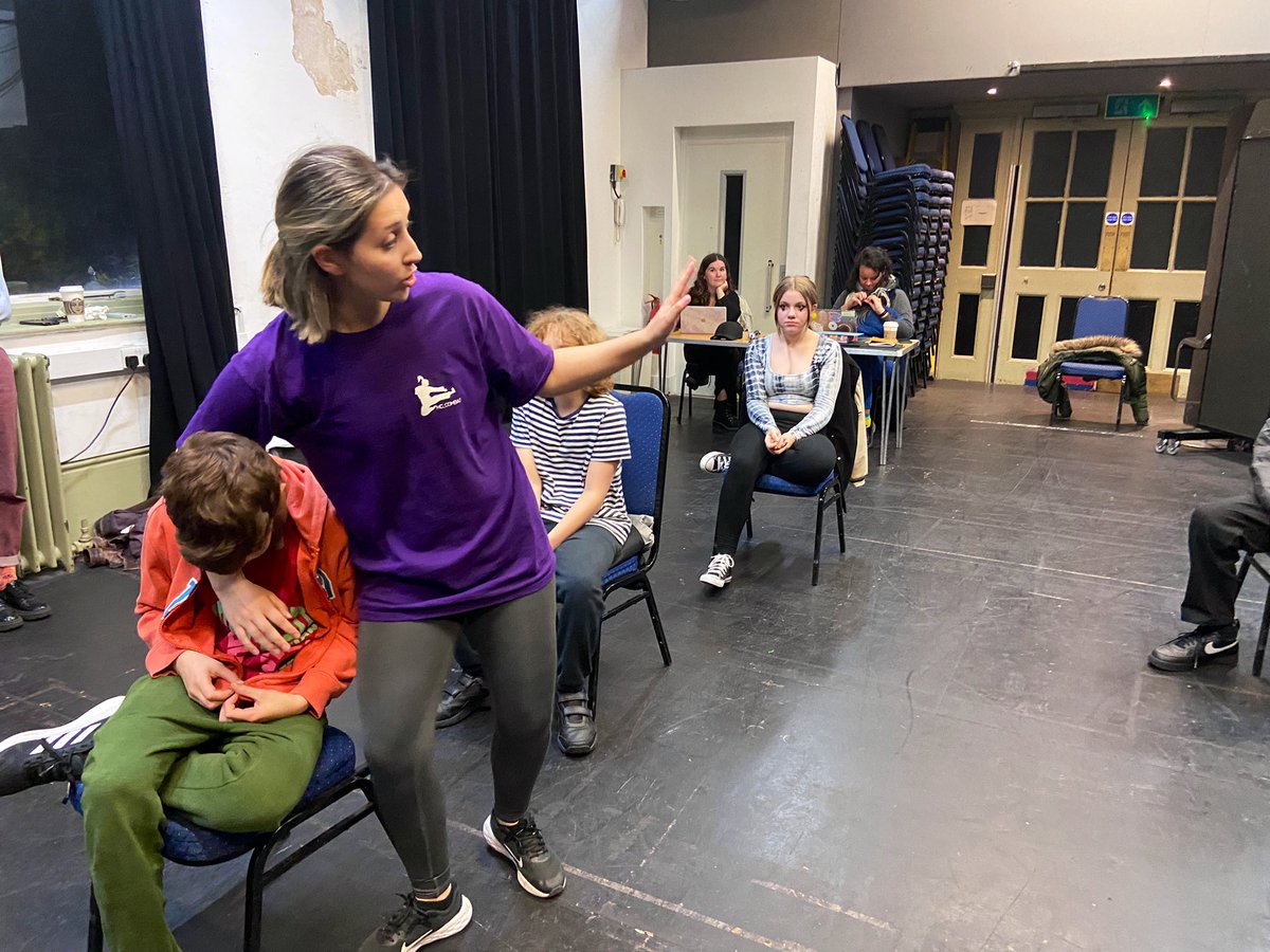 ThumbsDownnn's tweet photo. Last Friday we had the wonderful @MaisieCarter1 come in to run a stage fighting workshop and stage a key scene for #TheKindRefuser. In traverse 😬 !
We cannot recommend her enough!
Only 3 days left for cut price tickets - https://t.co/pRZfJwAYAV
@OmnibusTheatre 26-28 October. https://t.co/DfqaPU21r9