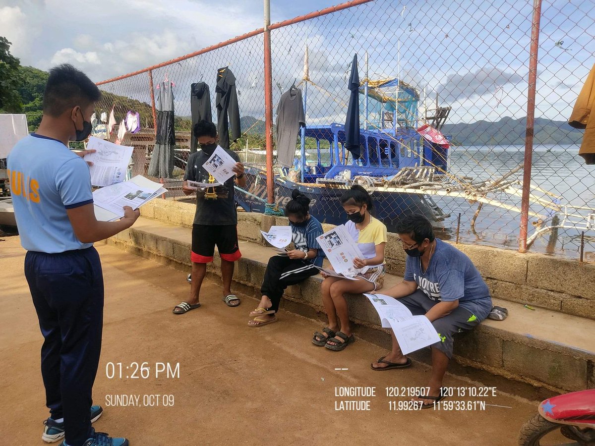 2ndsoucoron's tweet photo. "2nd SOU-MG “Protectors of Last Frontier”

 Dialogue/Pulong-pulong re-  Adopt a Marine Protected Area (AMPA) to the Fisherfolks and AMPA Guards of Sitio Maquinit, Brgy Tagumpay, Coron, Palawan.

#lifeisbeautiful
#KaligtasanNyoSagotKo
#TulongTulongTayo
#MKKequalsK
#PNPKakampiNyo https://t.co/BH5GegPttW
