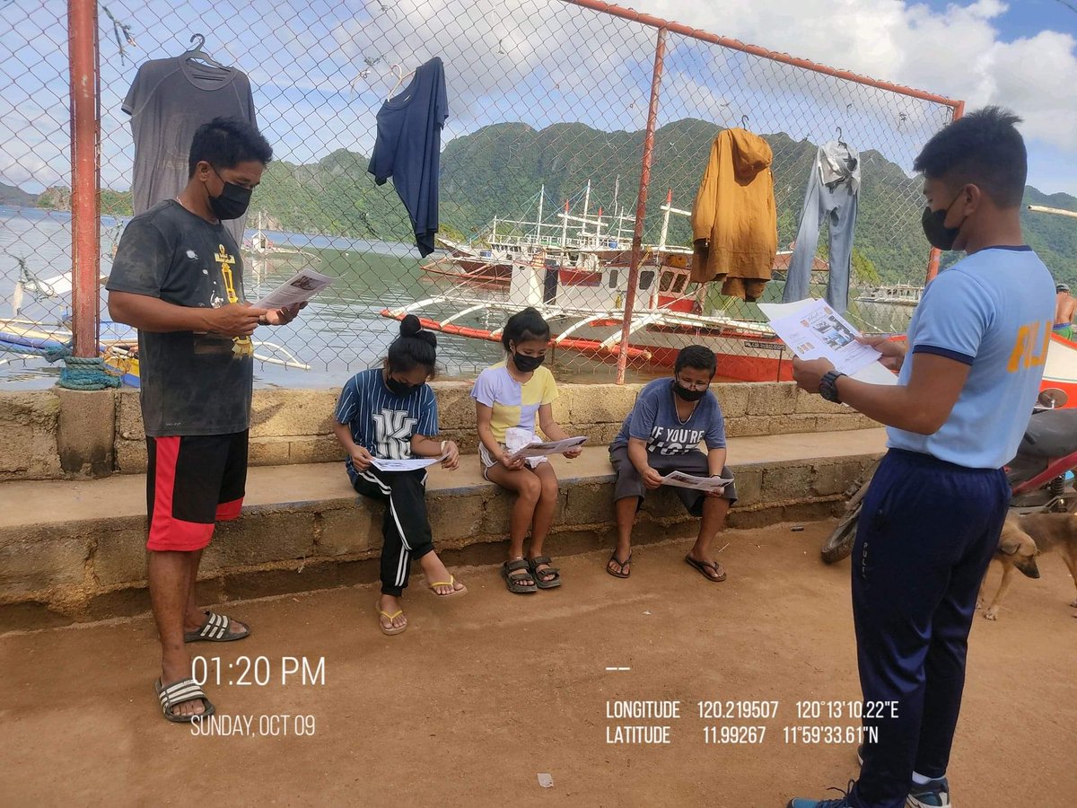 2ndsoucoron's tweet photo. "2nd SOU-MG “Protectors of Last Frontier”

 Dialogue/Pulong-pulong re-  Adopt a Marine Protected Area (AMPA) to the Fisherfolks and AMPA Guards of Sitio Maquinit, Brgy Tagumpay, Coron, Palawan.

#lifeisbeautiful
#KaligtasanNyoSagotKo
#TulongTulongTayo
#MKKequalsK
#PNPKakampiNyo https://t.co/BH5GegPttW