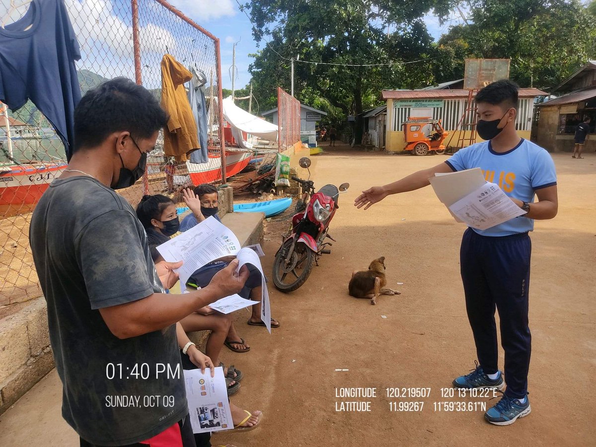 2ndsoucoron's tweet photo. "2nd SOU-MG “Protectors of Last Frontier”

 Dialogue/Pulong-pulong re-  Adopt a Marine Protected Area (AMPA) to the Fisherfolks and AMPA Guards of Sitio Maquinit, Brgy Tagumpay, Coron, Palawan.

#lifeisbeautiful
#KaligtasanNyoSagotKo
#TulongTulongTayo
#MKKequalsK
#PNPKakampiNyo https://t.co/BH5GegPttW
