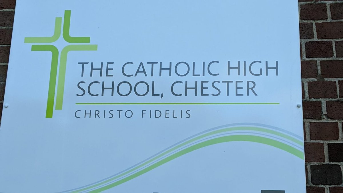 CollaborateDigi's tweet photo. Totally nailing the brief today at @chscmedia with their students looking at the issue of violence against women and girls in today's society with @CheshireSSYP - looking forward to hearing what they focus on! #educationmatters #MondayMotivation https://t.co/uqMIo4B4Cd