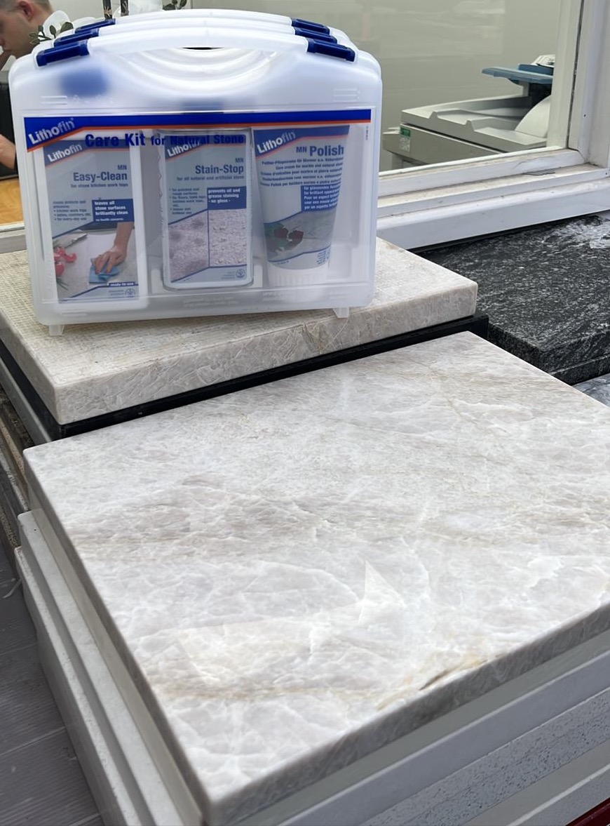 C H O P P I N G - B O A R D S 🔪 

Don't forget we also sell chopping boards, come and choose yours today!😊 

Plain quartz design - £20
Natural stone - £25

📞01268 277777
📧info@medusastone.co.uk

#choppingboard #naturalstone #quartz #stonecare