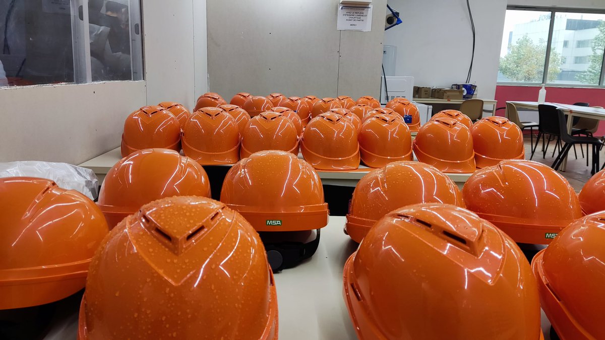 LPAnatoleFrance's tweet photo. Vendredi nos élèves de 2de SMNTE, 1ère année de CAP ELEC et de 3ème prépamétiers ont visité des chantiers grâce à l'opération les coulisses du bâtiment
#lescoulissesdubatiment https://t.co/1xa55iBEP2
