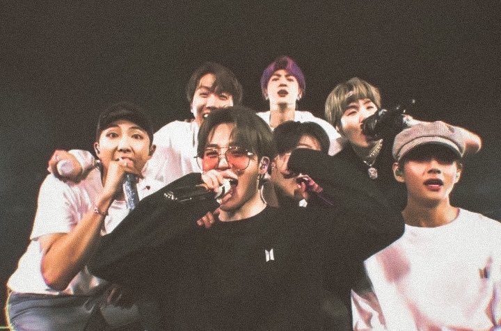 lagibolalaaaaa's tweet photo. We will wait for you even if its for a life time, and THANK YOU BTS for being out artists. We are so proud to be your fans💜 #BTSourforeverartist #btsarmyforever #WeWillWaitForYouBTS https://t.co/d6zDTf8wVW
