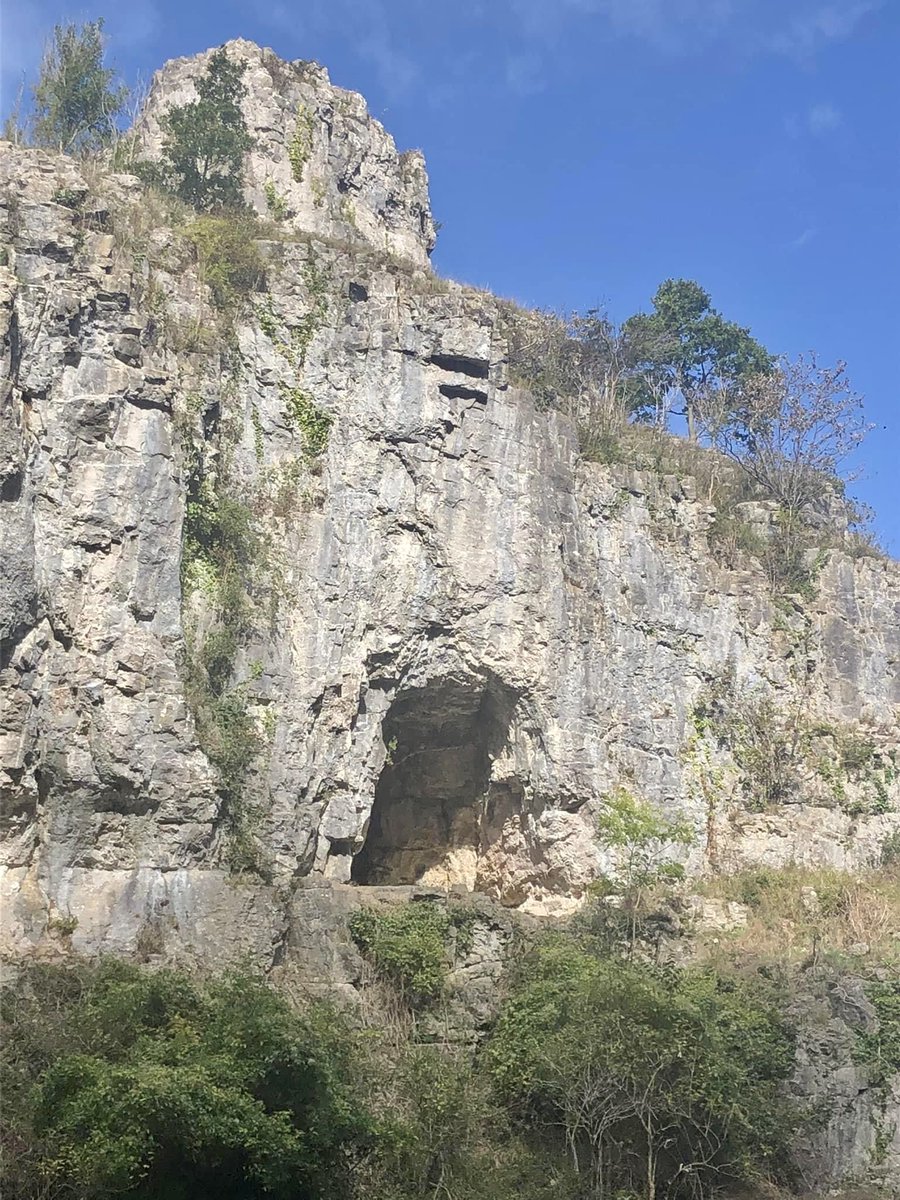 PANDSMOC's tweet photo. Some of the gorgeous sights we saw yesterday on our #CheddarGorge #MINIRun | #MINI #MINIUK #MINIFamily #ClassicMini #ClassicCars https://t.co/2KDpptcP4N
