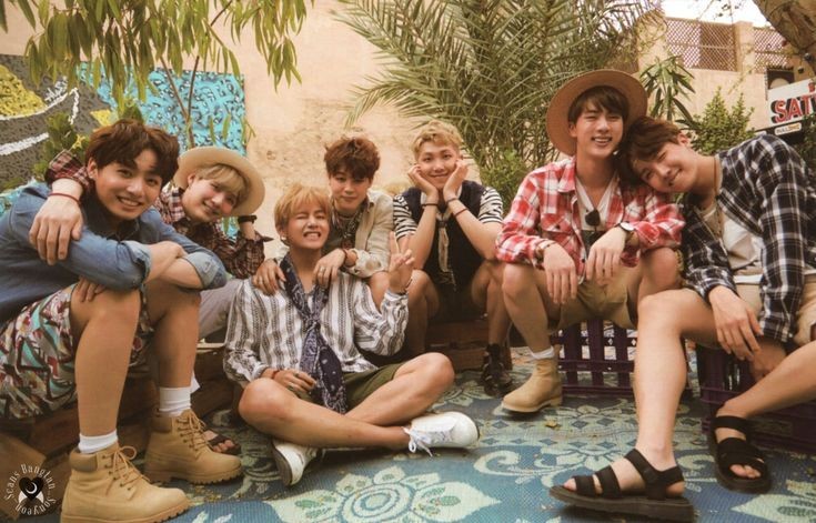 Staygoldwitbts's tweet photo. Only thing that I badly want rn is that boys will witness how cool and supportive we are regarding this matter and take a breath of assurance that we are still gonna be here forever! that's it ! ☮️💜

#apobangpo 
#btsarmyforever 
I TRUST BTS | BTS IN 2025 | WITH BTS TILL THE END https://t.co/6psvSTo0zy