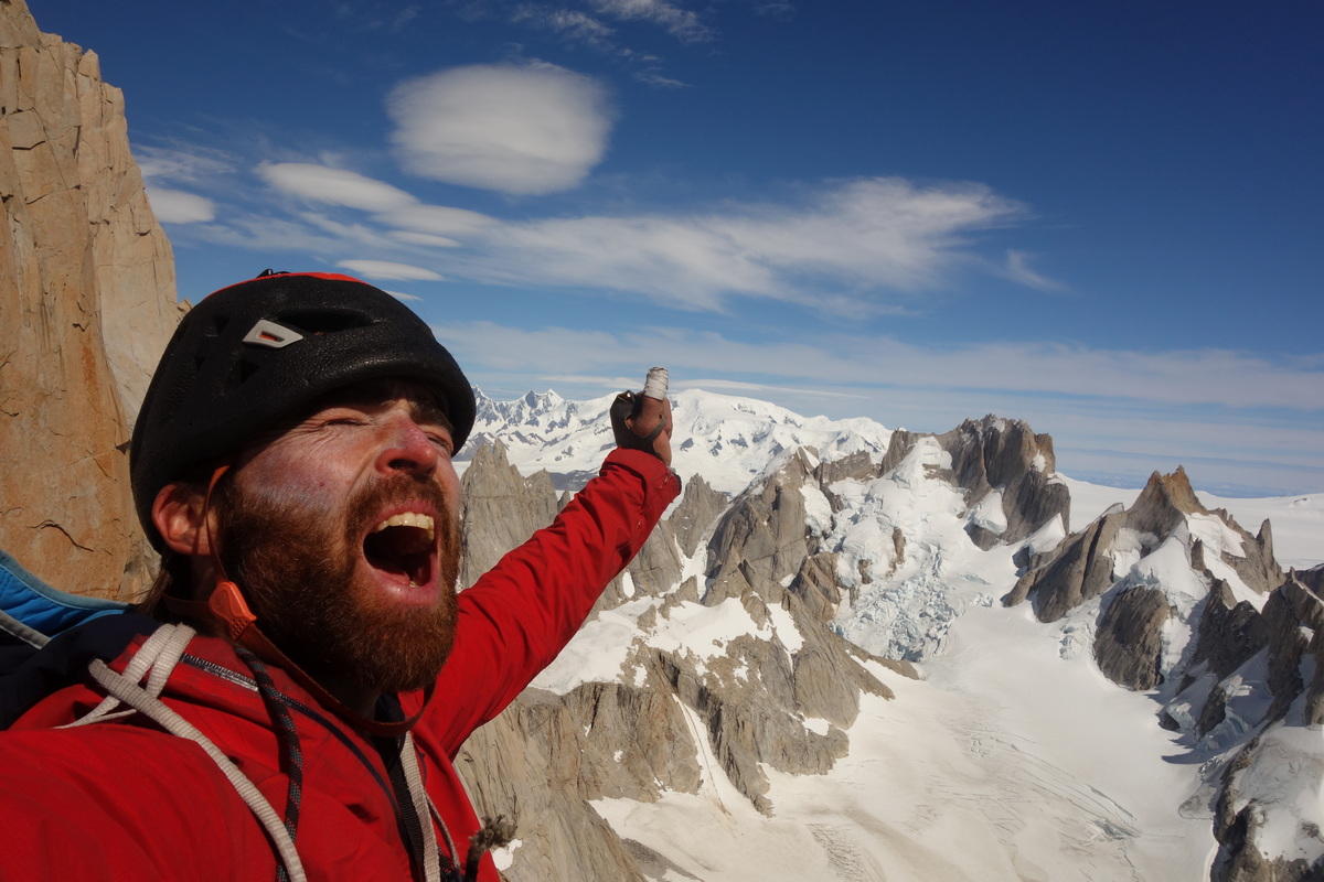 desnivelados's tweet image. El jurado de los Piolets d’Or ha dado a conocer su resultado. Premiará a dos actividades realizadas durante 2021: The Moonwalk Traverse en el Fitz Roy y la primera ascensión del Saraghrar Noroeste:
desnivel.com/cultura/piolet…