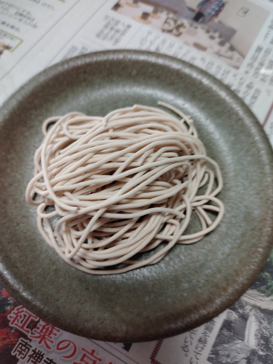 lectin_free's tweet photo. 久々の投稿です
大麦粉もグルテンフリーの
部類に入るらしいですね。
大麦粉はイネ科でグルテンを含みません。
大麦100%で麺を作りました！
さらに美味しく作れるように配合を
考えてみます。
#グルテンフリー 
#glutenfree
#大麦粉100 % https://t.co/iYkdCyd3qO