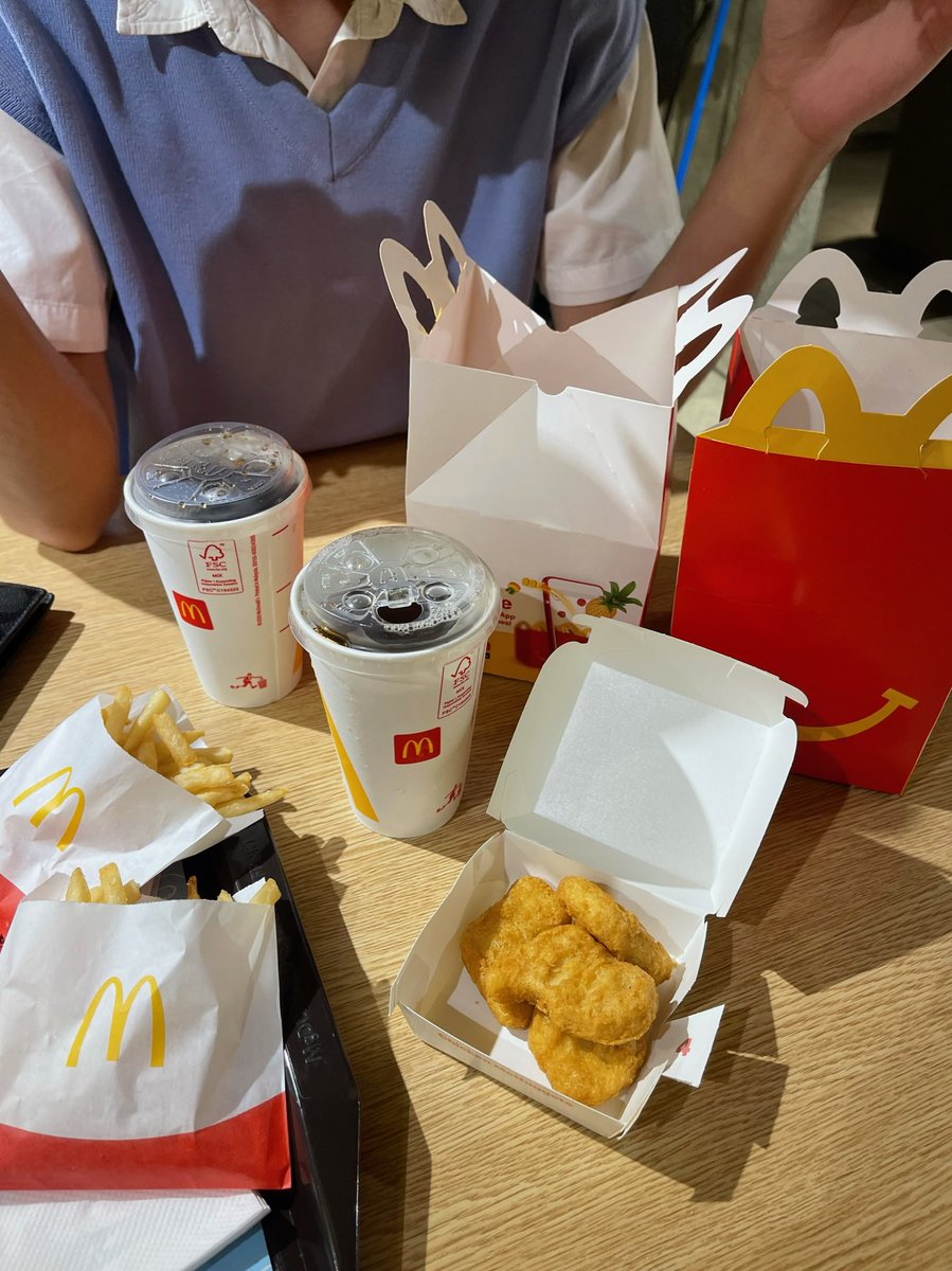 cookieclairs's tweet image. mainan happy meal mcd terlucu!!!!!