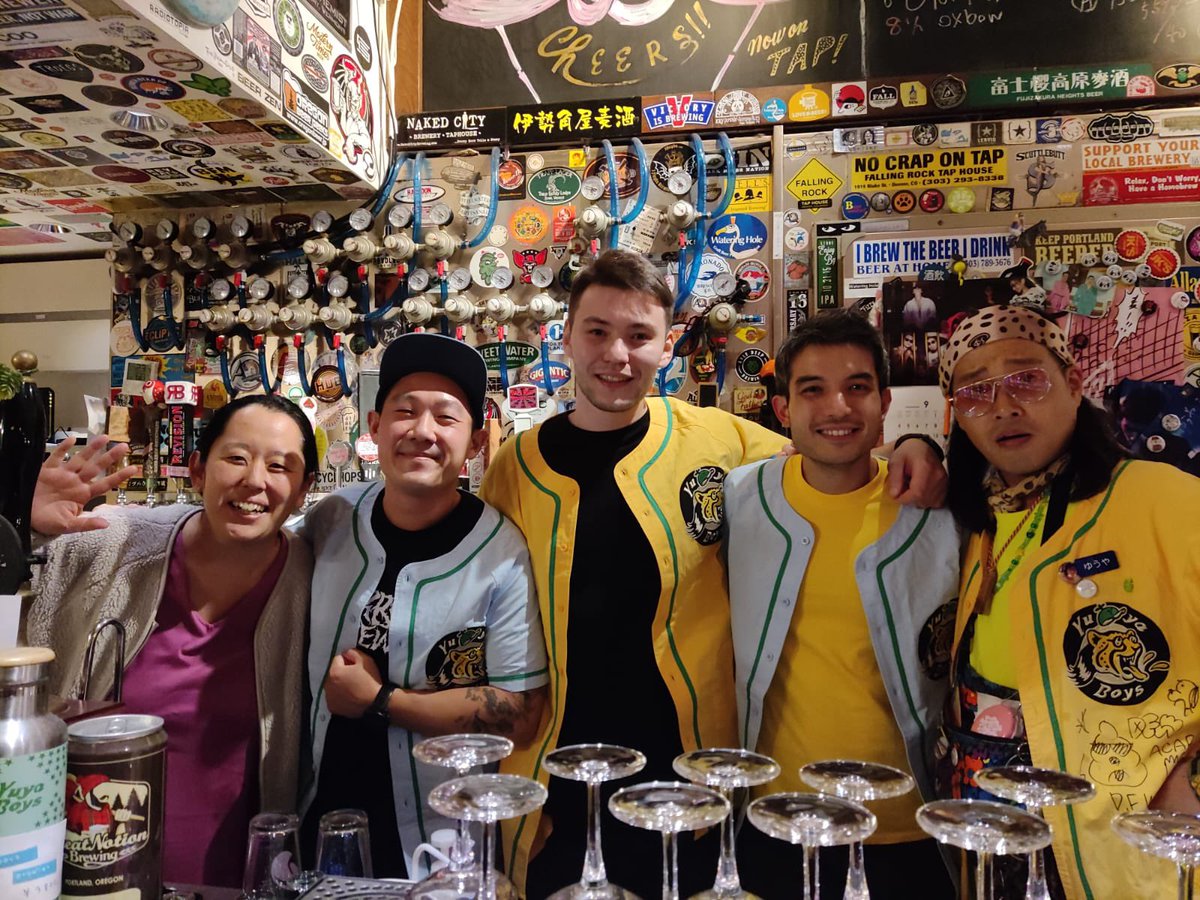 WATERING_HOLE_'s tweet photo. 今日はカーボンブリュース @carbonbrewsjp Tap Takeover! 
6種類のビールがオンタップ❣️
ステッカーたくさんあるよ😉 https://t.co/oqVg2NTEHm