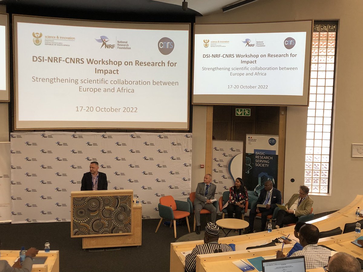 [#SouthAfrica🇿🇦] #workshop | #DSI 🤝 #NRF 🤝 #CNRS Research for Impact 🔬
🚀 Annnd it’s started! Aldo Stroebel, Executive Director Strategic Partnerships @NRF_News just opened the 3-day high level event to strengthen scientific collab between 🇪🇺 & 🌍 #CNRSinternational