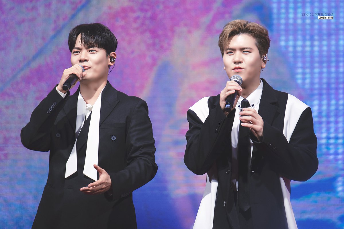 piece_mxx's tweet photo. 221016 대전서구힐링아트페스티벌
유채훈, 정민성 1pic.
#라포엠 #유채훈 #정민성 

유성매직🪄 https://t.co/fB1Z4LJheW