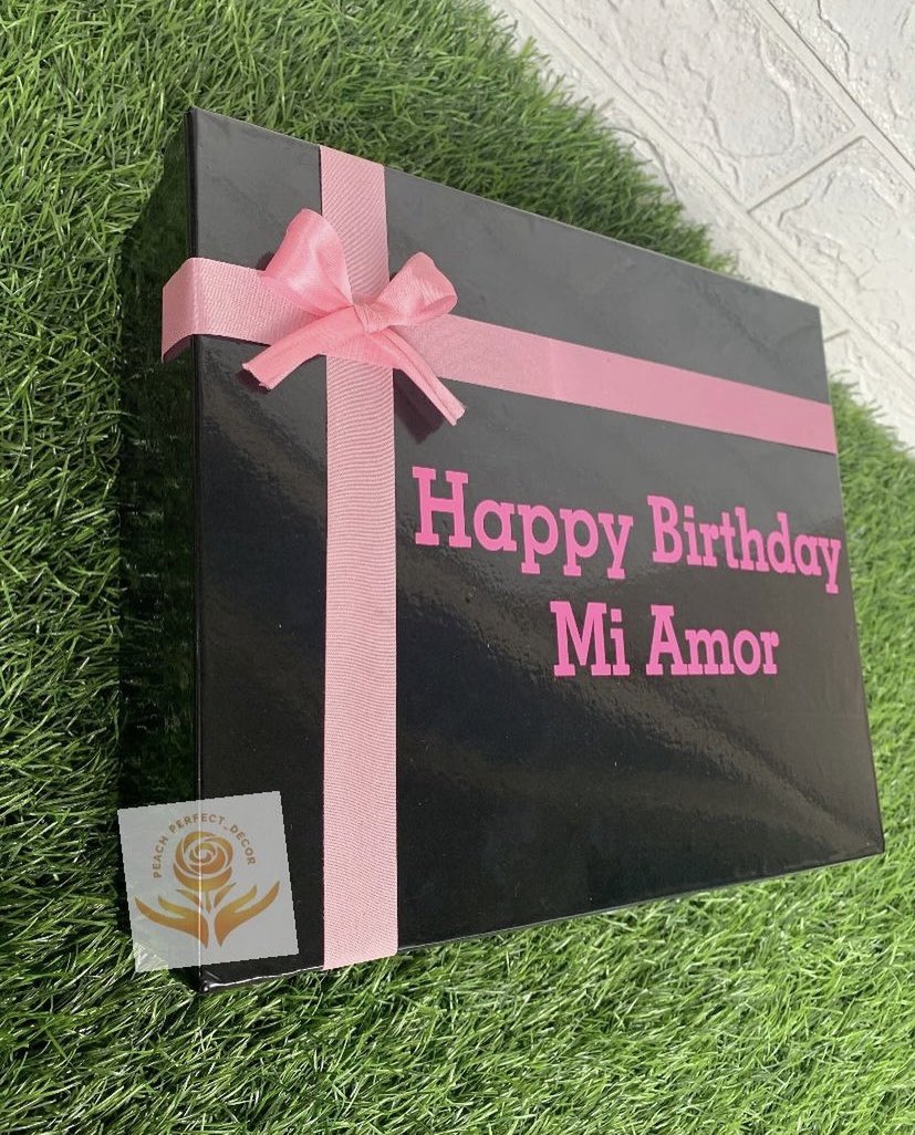 _oromzy's tweet image. One design, the next client demanded for a replica.🤗 Please Follow our business page on Instagram. instagram.com/p/CisWAbQDmNr/… We handcraft boxes for every occasion. Let’s make it happen for you 🥰

#sabinus #japa #kissdaniel