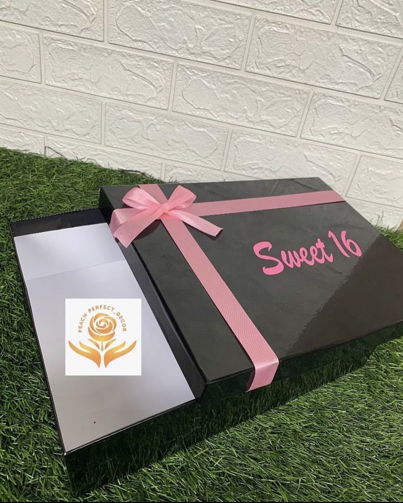 _oromzy's tweet image. One design, the next client demanded for a replica.🤗 Please Follow our business page on Instagram. instagram.com/p/CisWAbQDmNr/… We handcraft boxes for every occasion. Let’s make it happen for you 🥰

#sabinus #japa #kissdaniel
