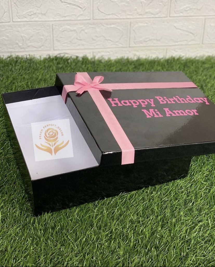 _oromzy's tweet image. One design, the next client demanded for a replica.🤗 Please Follow our business page on Instagram. instagram.com/p/CisWAbQDmNr/… We handcraft boxes for every occasion. Let’s make it happen for you 🥰

#sabinus #japa #kissdaniel