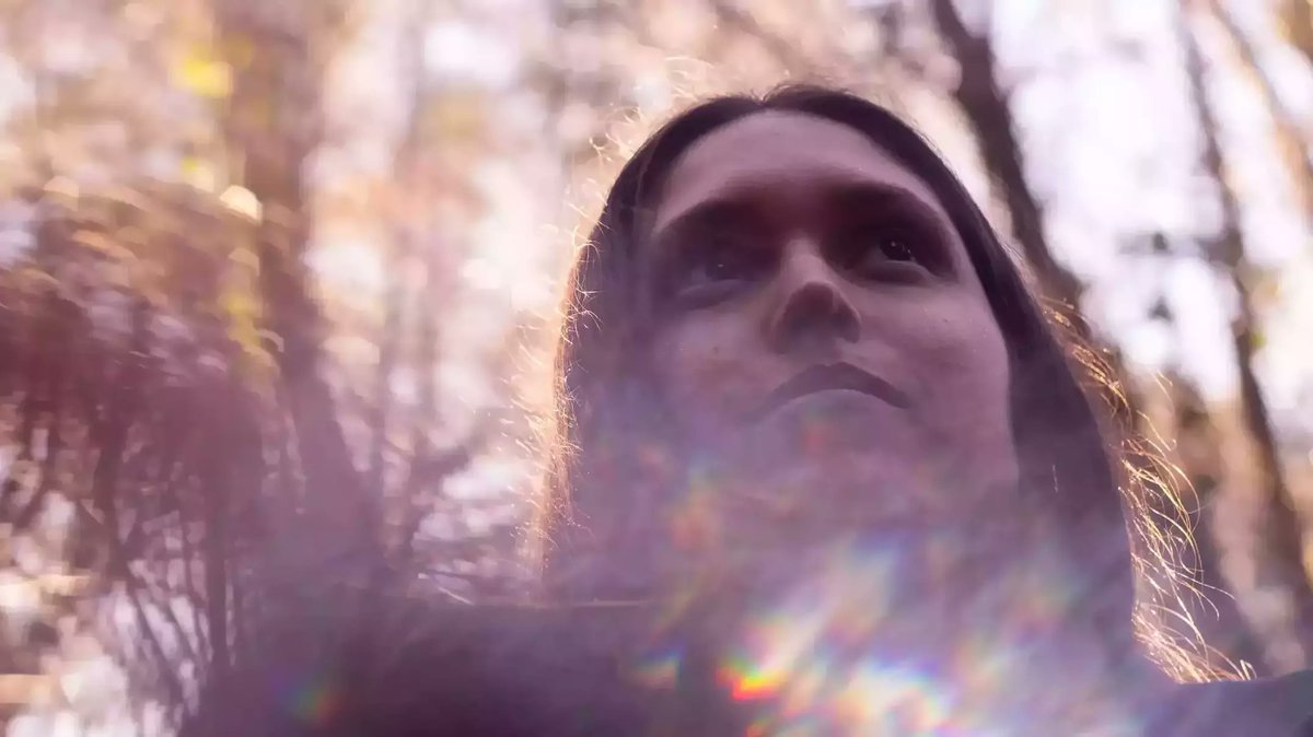 DiscosLibresCL's tweet image. Vamos por otra semana de #músicachilena, hoy con novedades de Soulfia, Calú, Paskurana, Rompeola y Cuáles i Quiénes.

¿Dónde? 👉 discoslibres.cl
#EscuchaCL #musicachilena #VitrinaCL