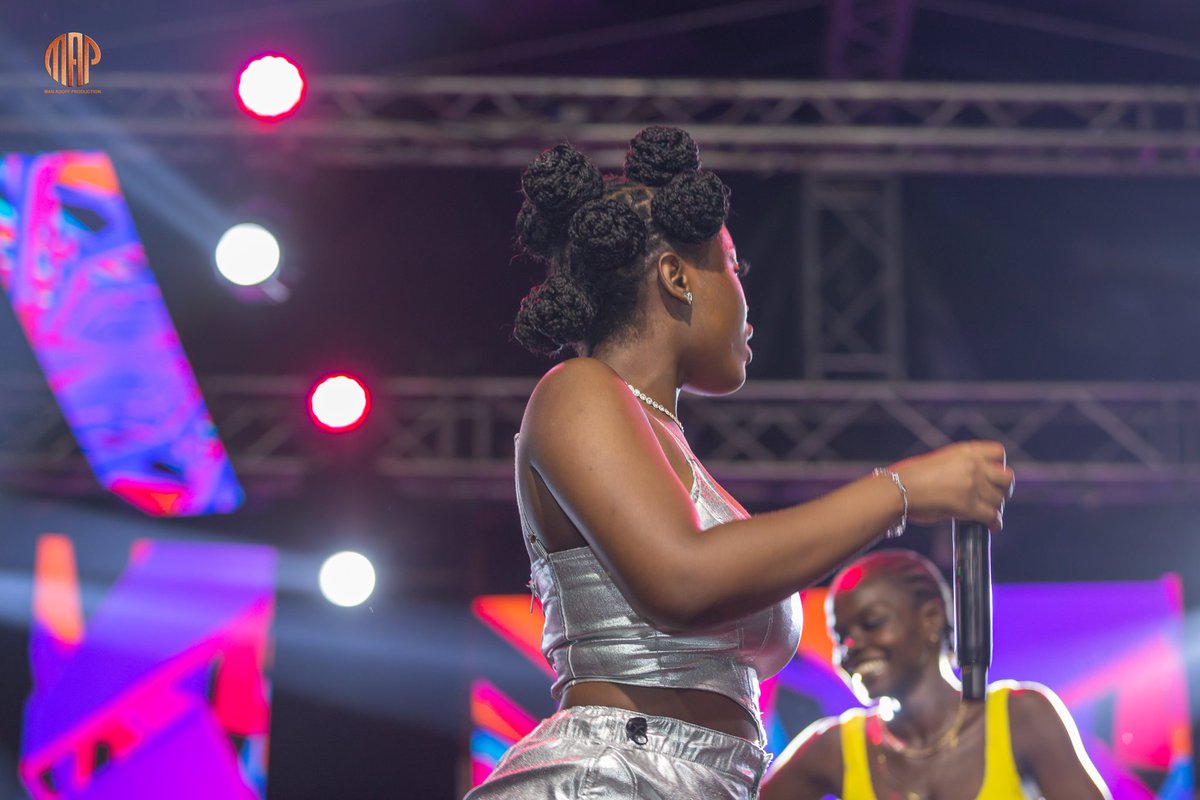 ManAdoffProd's tweet photo. @Gyakie_ at the @tidalravefest #gyakie #TidalRave22 #mapgh https://t.co/YGVDxVSTOE