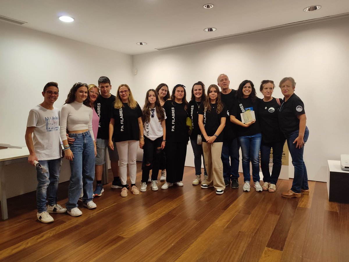 AlmanzoraPulmon's tweet photo. ¡Hemos ganado un Premio Duna de @GEM_defensama ! 
🤩El pasado sábado 15 de octubre recogimos un Premio Duna en #Almería 💚 https://t.co/g7dUMqfC0z