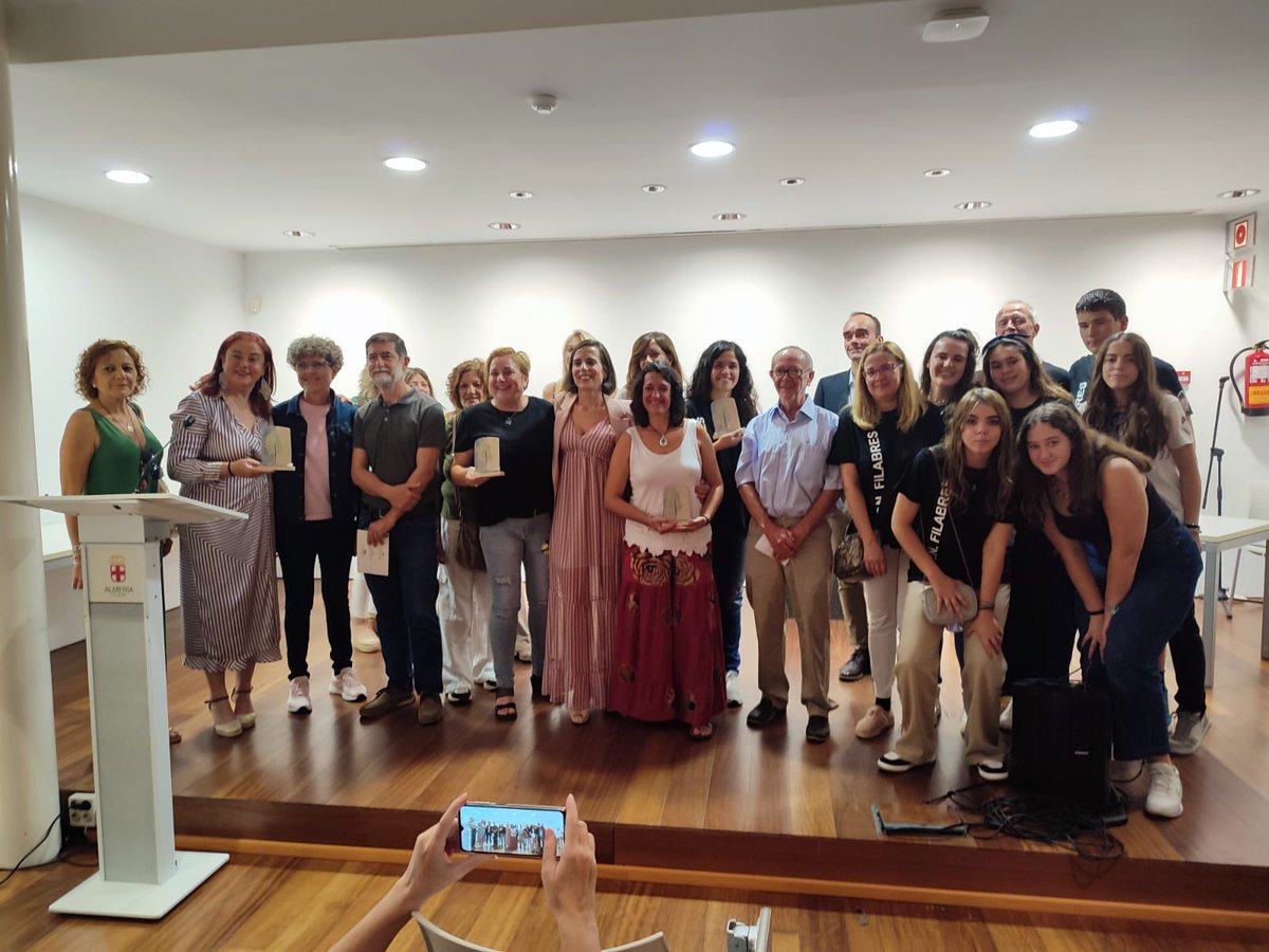 AlmanzoraPulmon's tweet photo. ¡Hemos ganado un Premio Duna de @GEM_defensama ! 
🤩El pasado sábado 15 de octubre recogimos un Premio Duna en #Almería 💚 https://t.co/g7dUMqfC0z