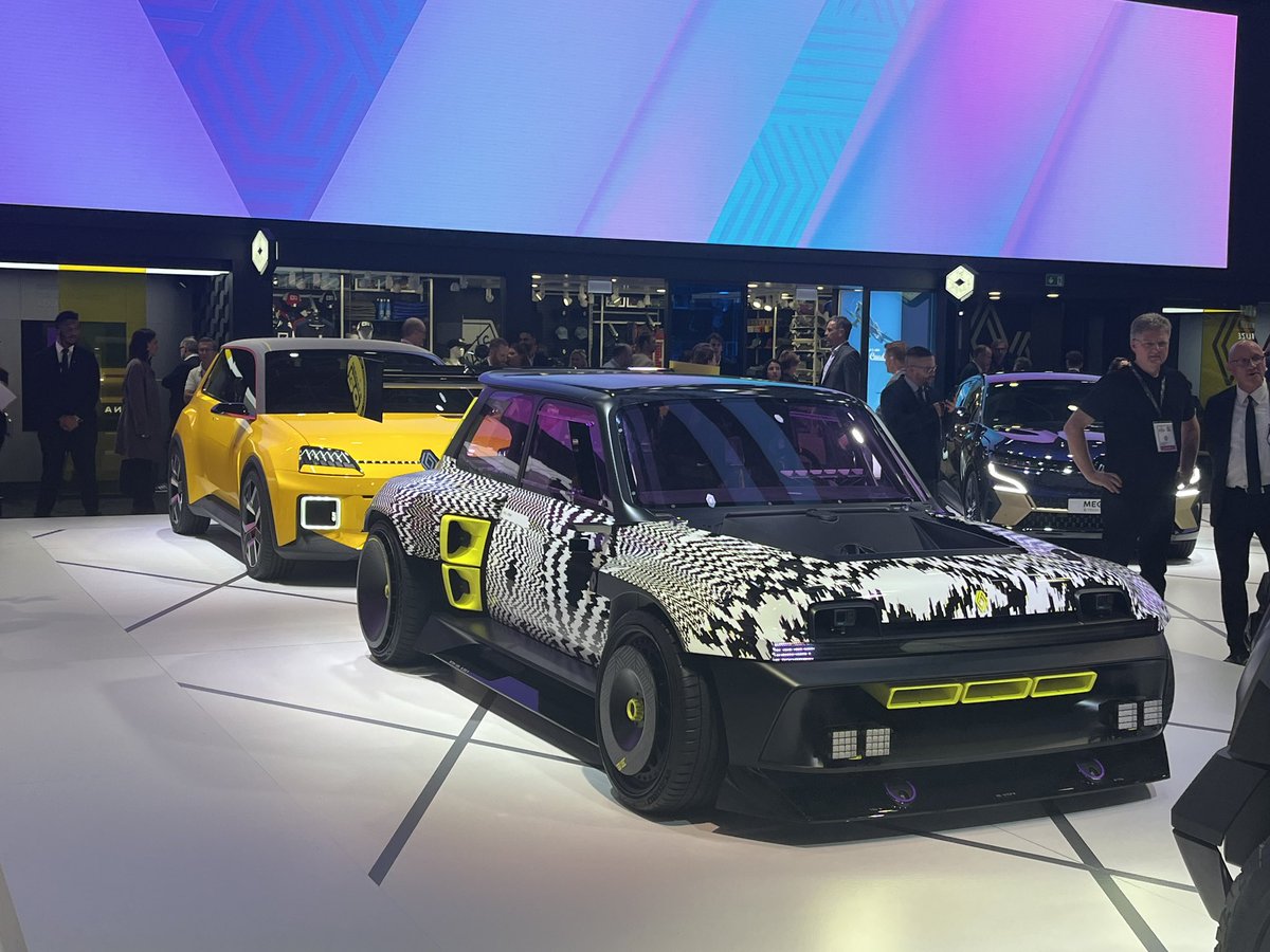 Automotive_Mktg's tweet photo. Plus beau stand du @mondialdelauto : .@Renault_fr 🤩 #renault4everTrophy #Renault5 #RenaultScenic #RenaultAustral https://t.co/YH77uNpPcw