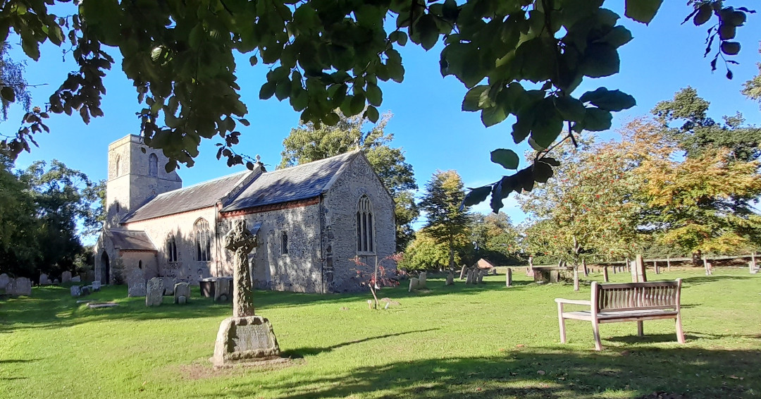 SaveOurChurches's tweet photo. St Mary's Itteringham
Precisely 35 years on from the Great Storm through the evening of 15th to 16th October 1987, the scene could not have been more different this weekend at Itteringham St Mary, which was dappled in autumn sunshine.
#NorfolkChurch #Itteringham #GreatStorm https://t.co/bmUNoUSKkb