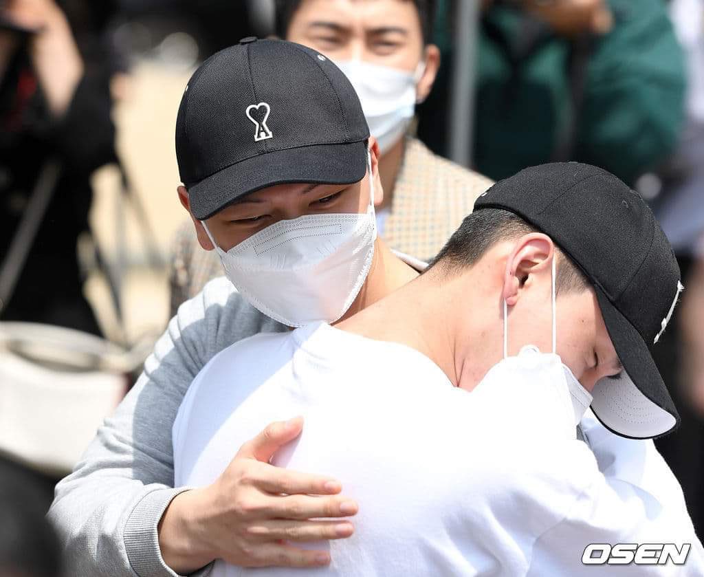 iruniiiiii's tweet photo. they grew up together 🥺 https://t.co/eapIyhUXOv