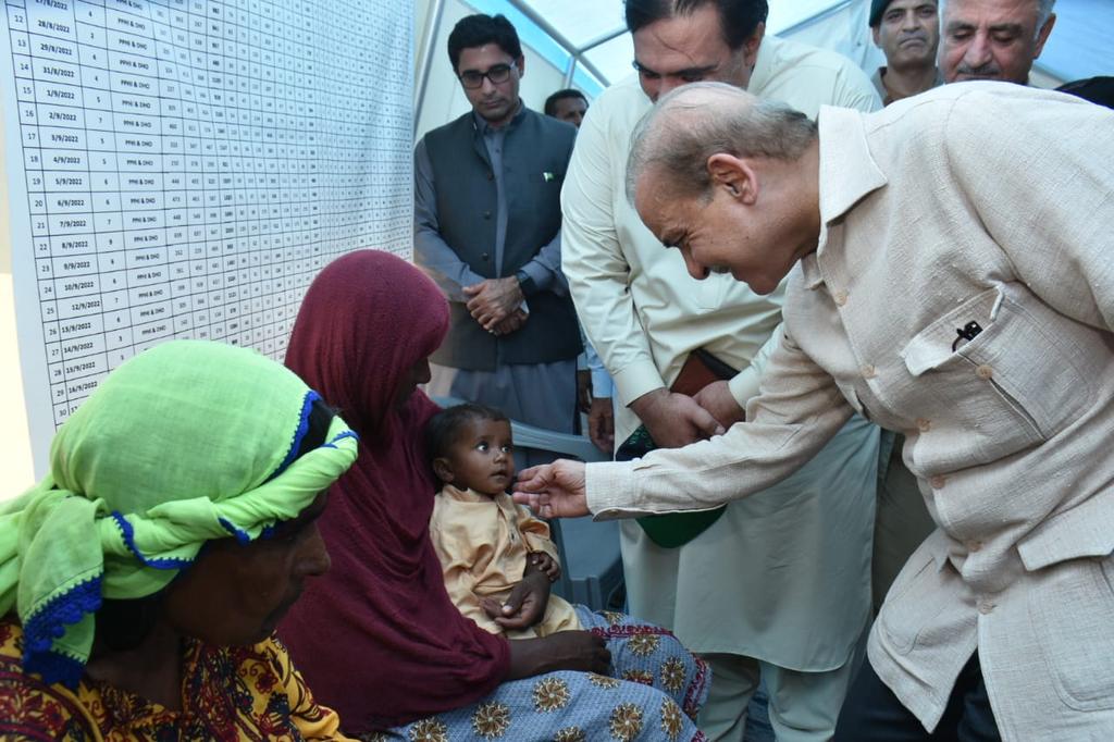 Prime Minister Shehbaz Sharif met flood affectees of District Suhbatpur.

#PM_in_Balochistan