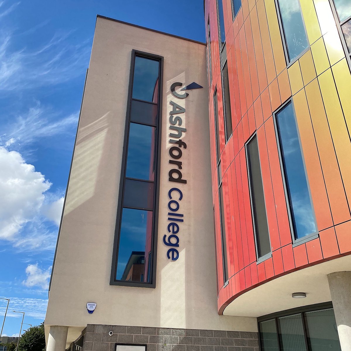 A throwback to the signage we printed &amp; installed for Ashford College ! 

Do you need a new sign installed at height? We can help! Call and speak to Richard our signage superstar on 01304 205900 or richard@cactusgraphics.co.uk

#cactusmint #printing #signage