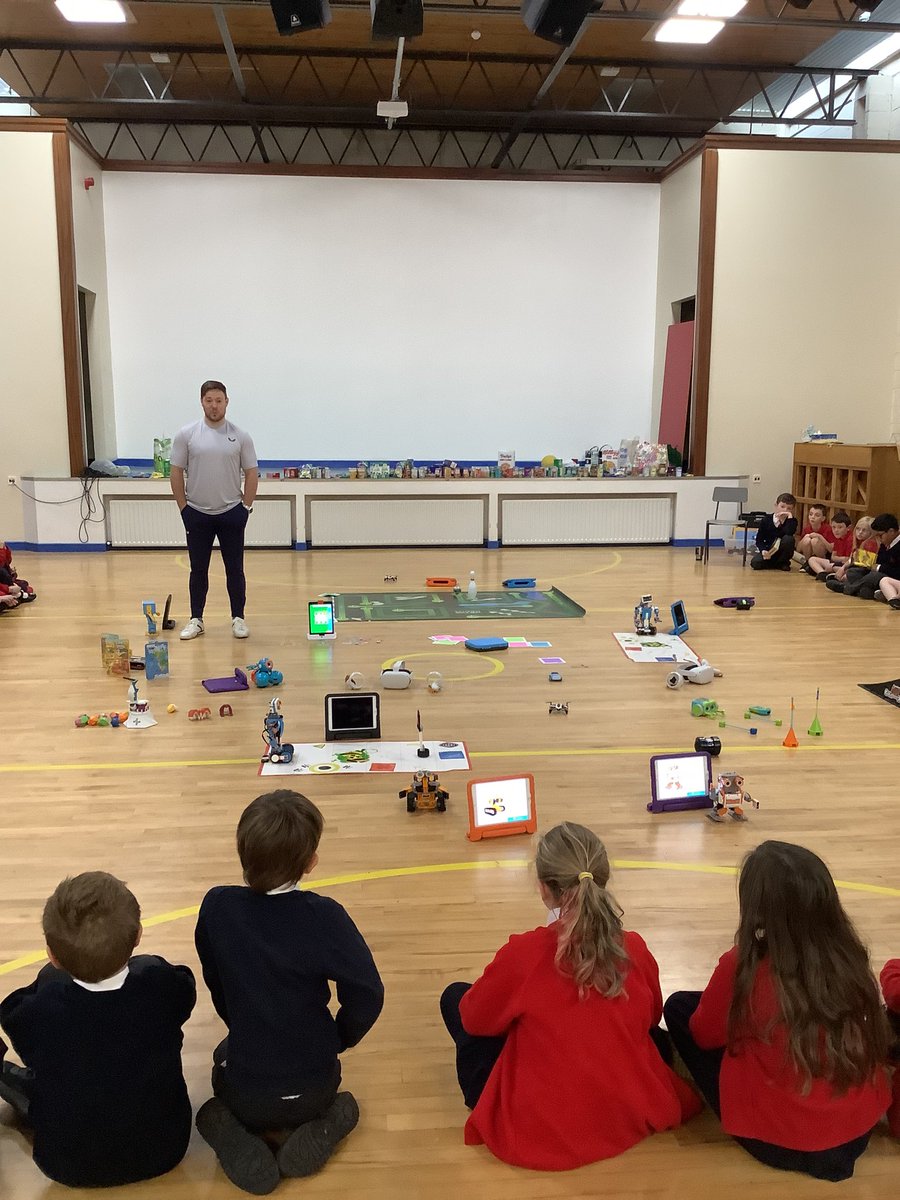 IrishSocPS_NU's tweet image. Fantastic morning session with @TeachingCave . Thank you so much for showing us what’s to come in your after school club!