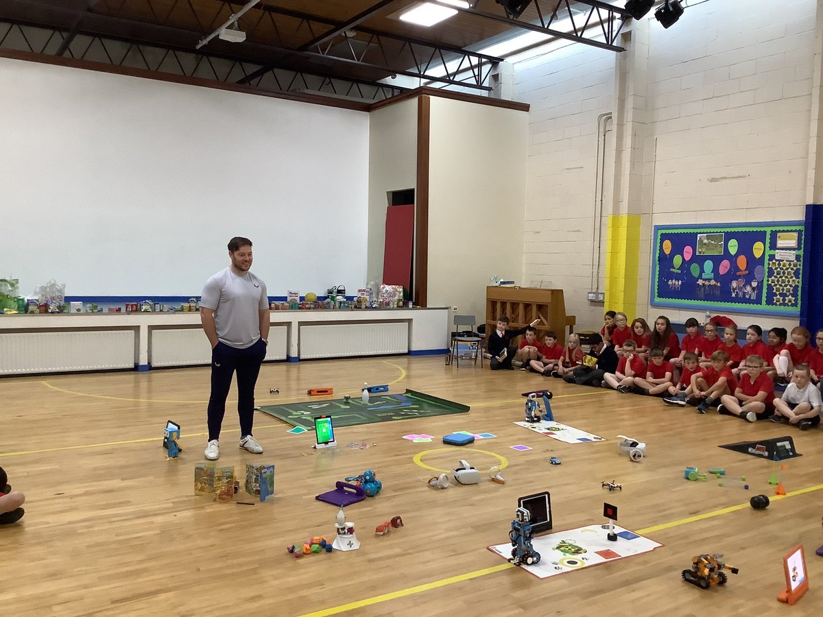 IrishSocPS_NU's tweet image. Fantastic morning session with @TeachingCave . Thank you so much for showing us what’s to come in your after school club!