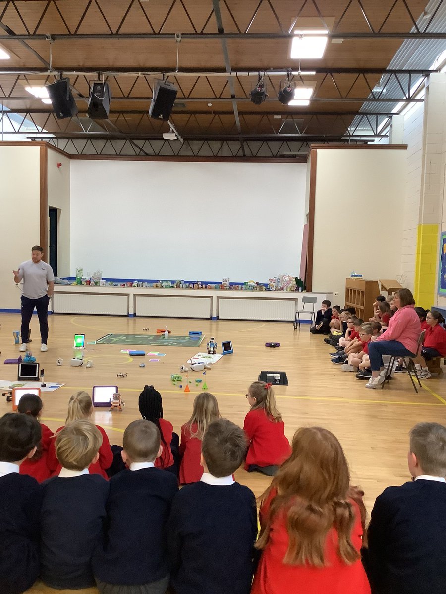 IrishSocPS_NU's tweet image. Fantastic morning session with @TeachingCave . Thank you so much for showing us what’s to come in your after school club!